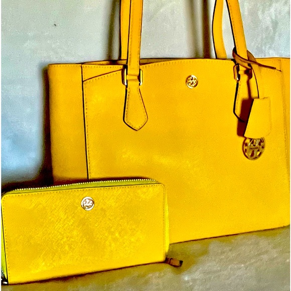 Tory Burch Handbags - HP 🎆💯 PERCENT AUTHENTIC Tory Burch, tote lemon, drop and matching wallet❤️❤️❤️